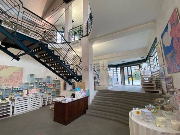 locale di sgombero in vendita a Cambiano