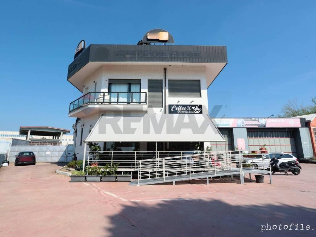 negozio in vendita a Cambiano