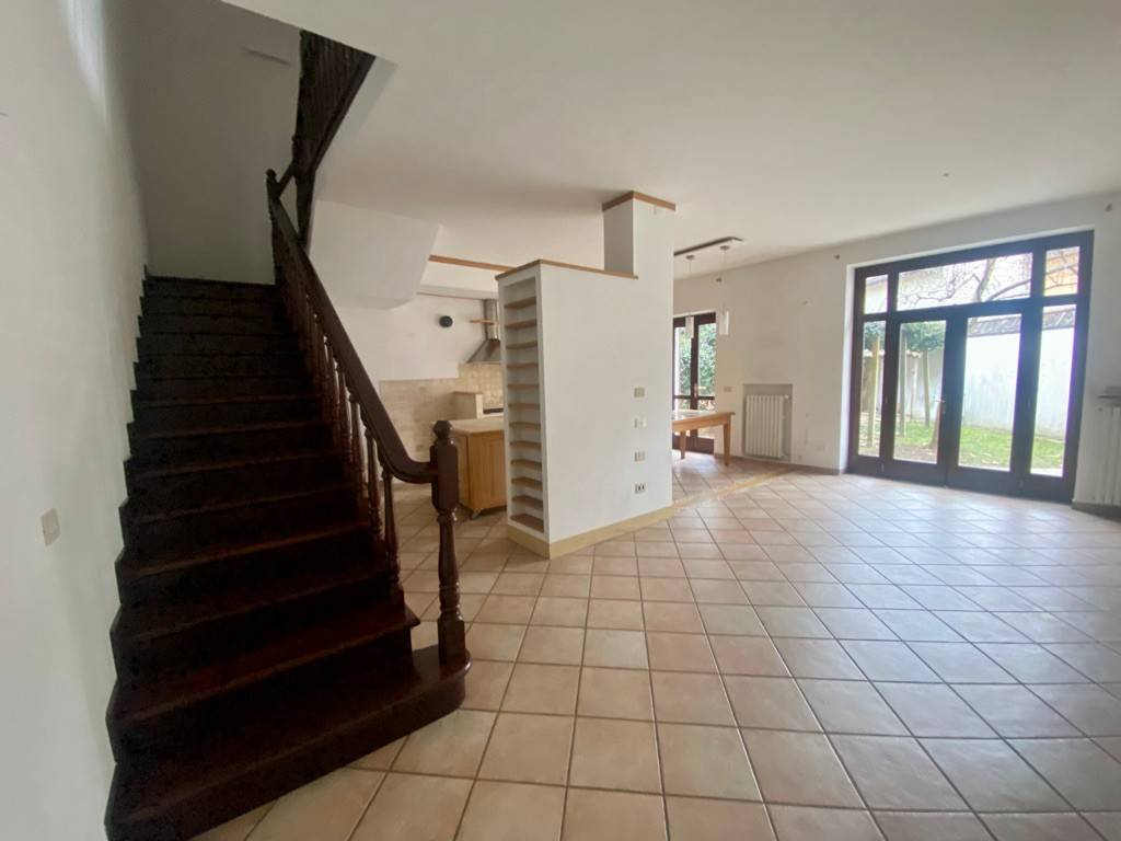 casa indipendente in vendita a Cambiano