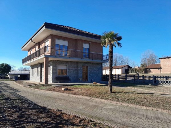 casa indipendente in vendita a Cambiano