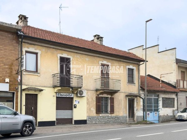 negozio in vendita a Cambiano