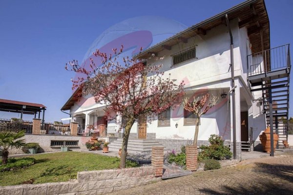 casa indipendente in vendita a Cambiano