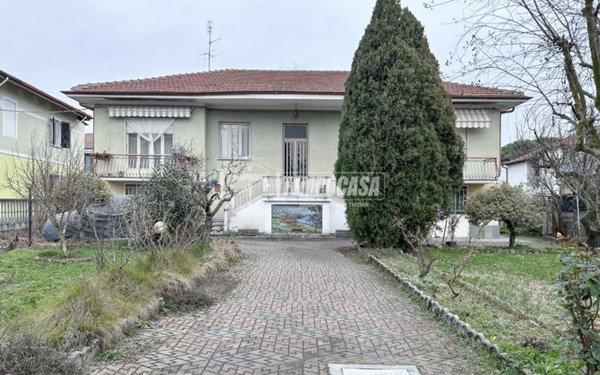 casa indipendente in vendita a Cambiano