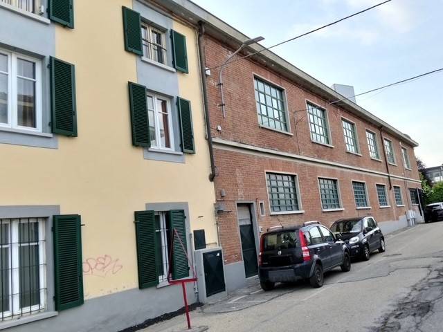 negozio in vendita a Cambiano