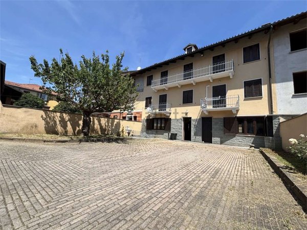 casale in vendita a Cambiano
