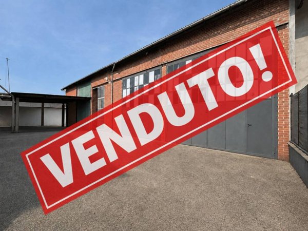 locale commerciale in vendita a Cambiano