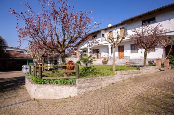 casa indipendente in vendita a Cambiano