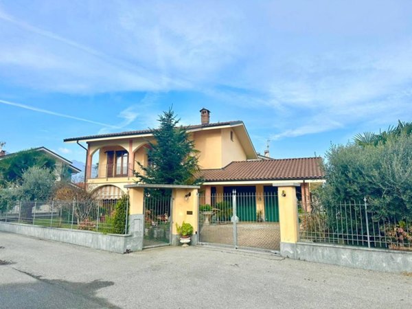 casa indipendente in vendita a Campiglione Fenile