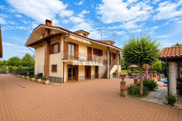 casa indipendente in vendita a Campiglione Fenile