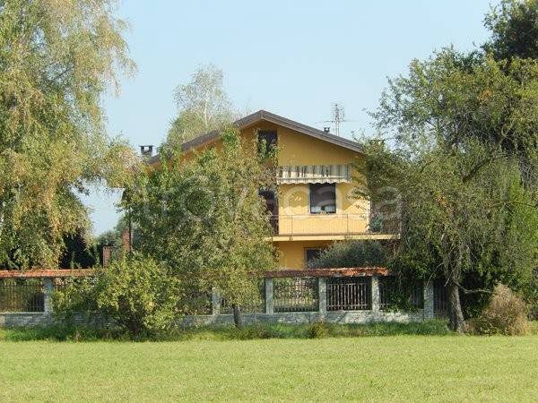 casa indipendente in vendita a Campiglione Fenile