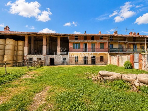 casa indipendente in vendita a Candia Canavese in zona Cascine