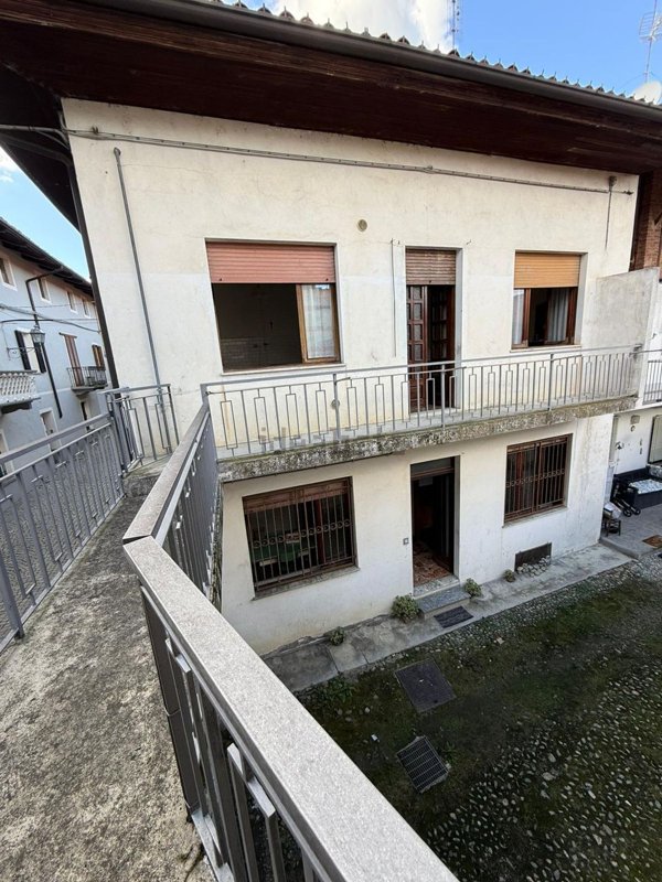 casa indipendente in vendita a Candia Canavese in zona Cascine