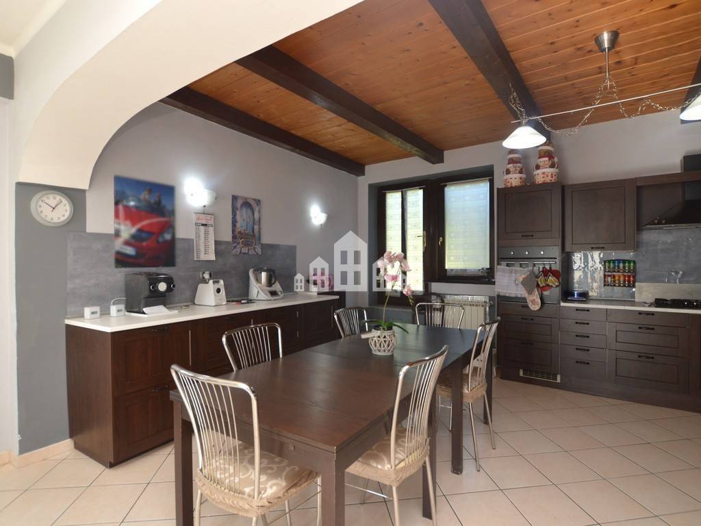 casa indipendente in vendita a Canischio
