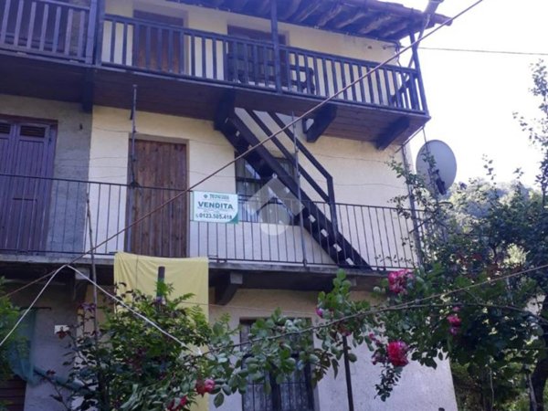 casa semindipendente in vendita a Cantoira