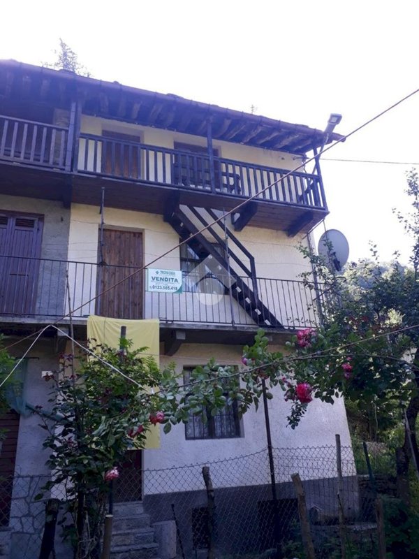 casa semindipendente in vendita a Cantoira