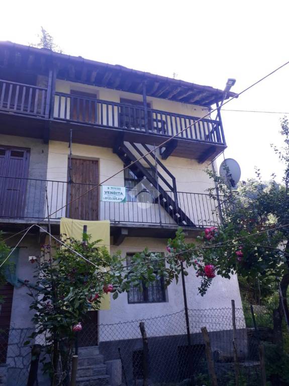 casa semindipendente in vendita a Cantoira