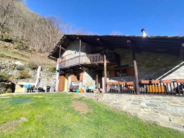 casa indipendente in vendita a Cantoira