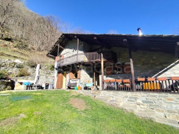 casa indipendente in vendita a Cantoira