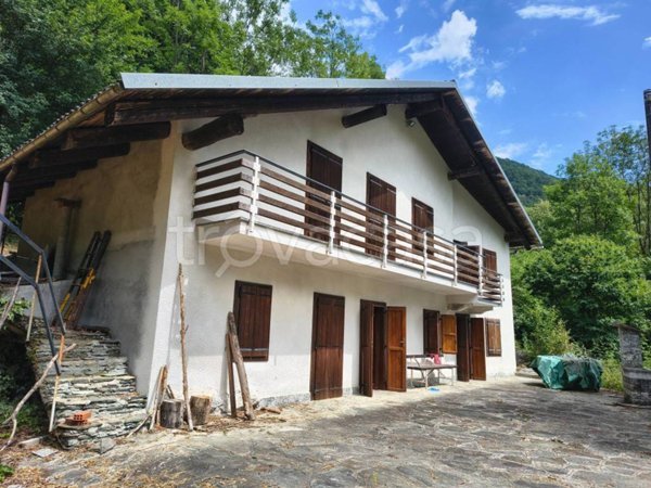 casa indipendente in vendita a Cantoira