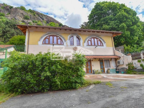 casa indipendente in vendita a Caprie