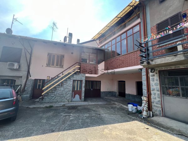 appartamento in vendita a Caprie in zona Novaretto