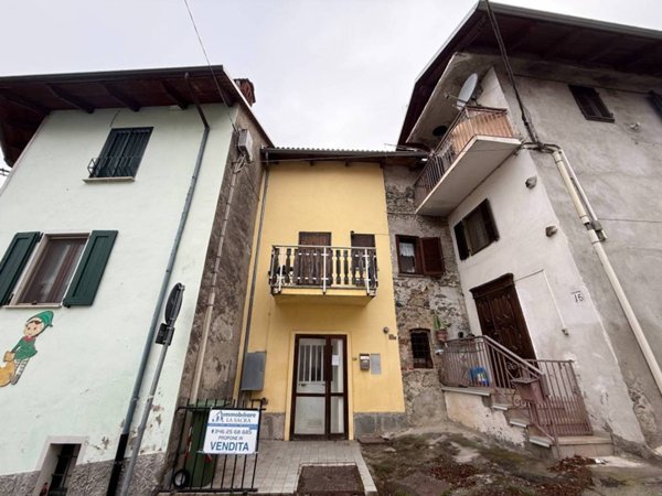 casa indipendente in vendita a Caprie in zona Novaretto