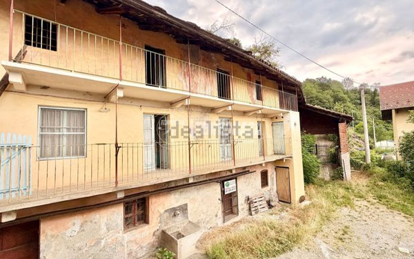 casa indipendente in vendita a Caprie in zona Novaretto