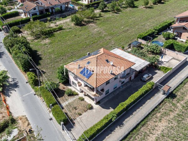 casa indipendente in vendita a Caprie in zona Novaretto