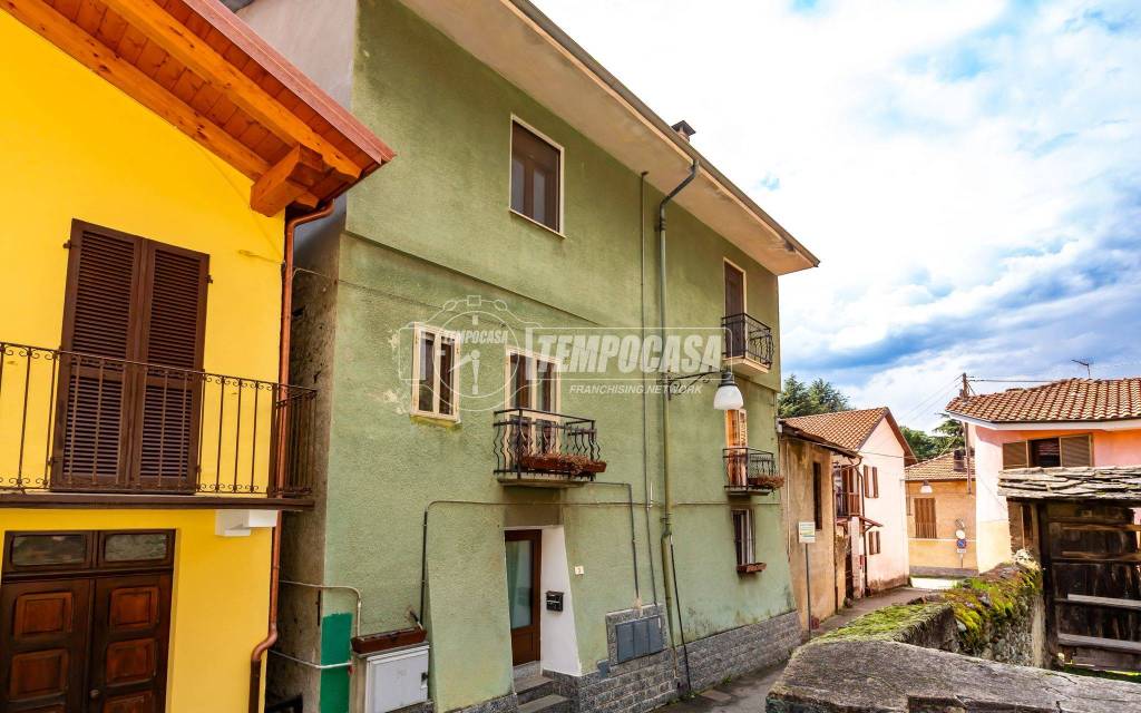 casa indipendente in vendita a Caprie in zona Novaretto