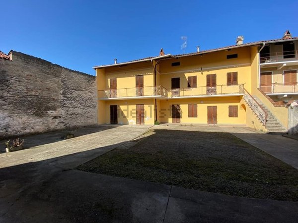 casa indipendente in vendita a Caravino in zona Masino