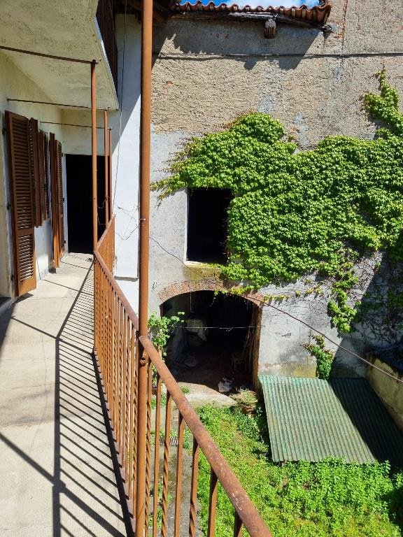casa indipendente in vendita a Caravino in zona Masino