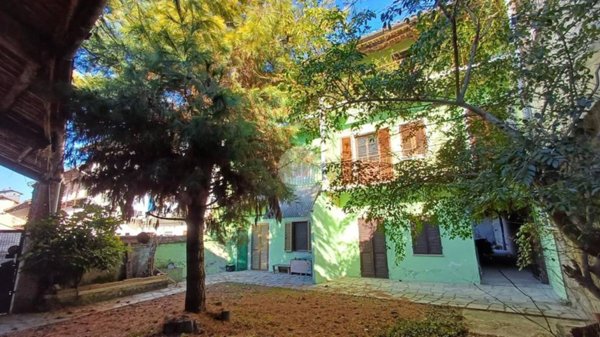 casa indipendente in vendita a Caravino