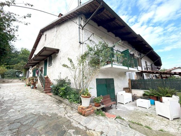 casa indipendente in vendita a Caravino