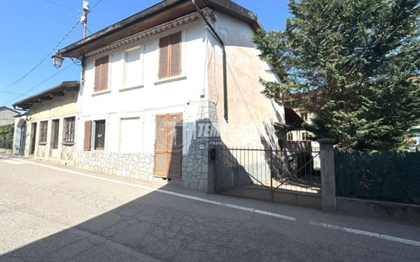 casa indipendente in vendita a Caravino