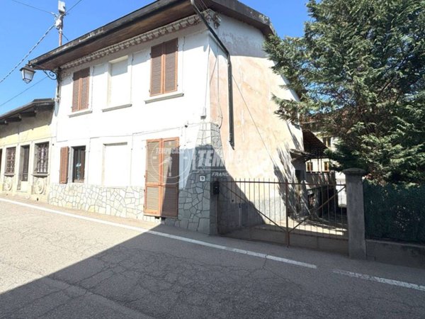casa indipendente in vendita a Caravino