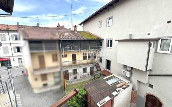 casa indipendente in vendita a Caravino