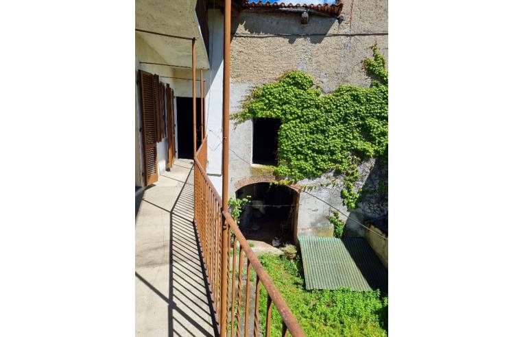 casa indipendente in vendita a Caravino in zona Masino