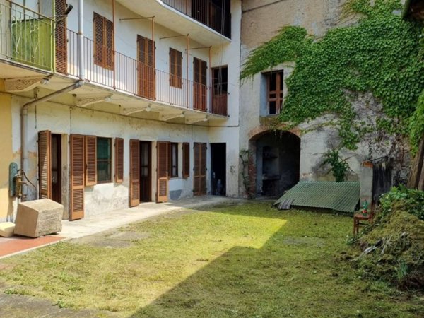 casa indipendente in vendita a Caravino in zona Masino