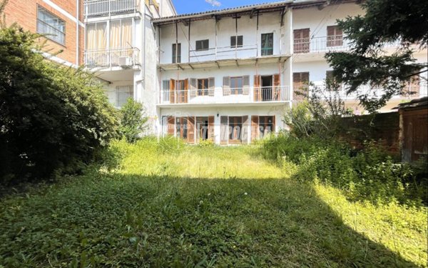 casa indipendente in vendita a Caravino