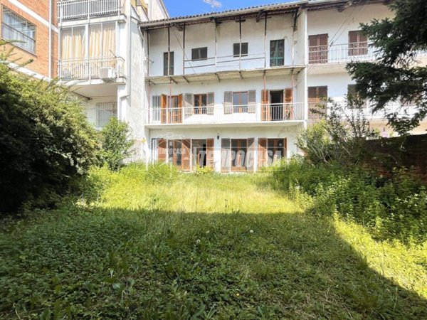 casa indipendente in vendita a Caravino