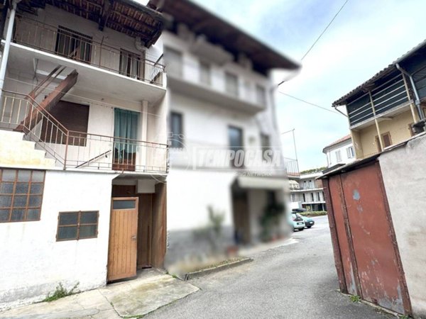 casa indipendente in vendita a Caravino