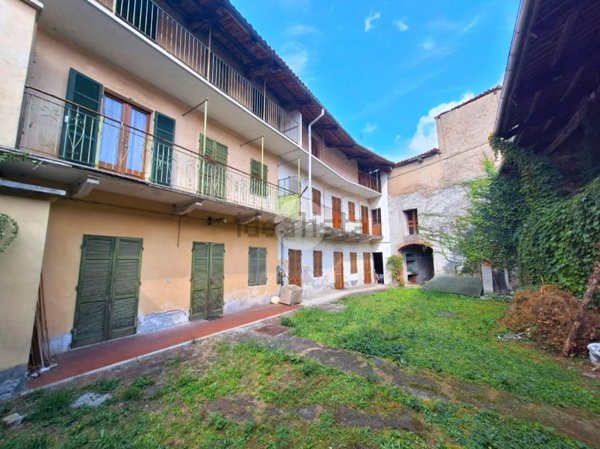casa semindipendente in vendita a Caravino