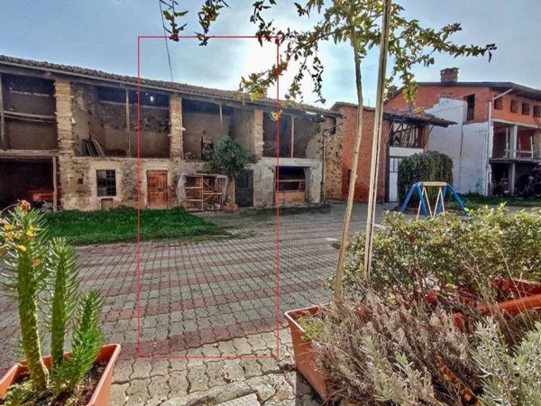 quadrivano in vendita a Caravino in zona Masino