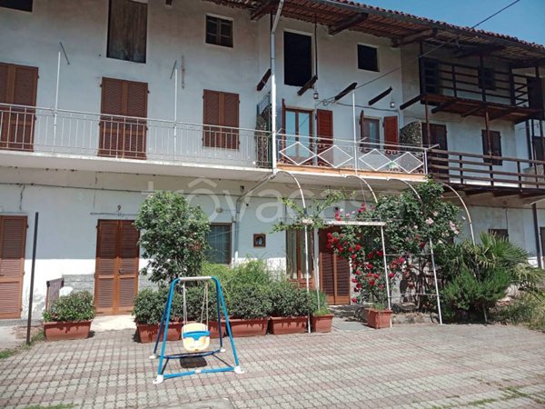 casa indipendente in vendita a Caravino in zona Masino