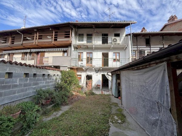 casa indipendente in vendita a Caravino