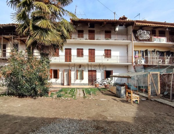 casa semindipendente in vendita a Caravino