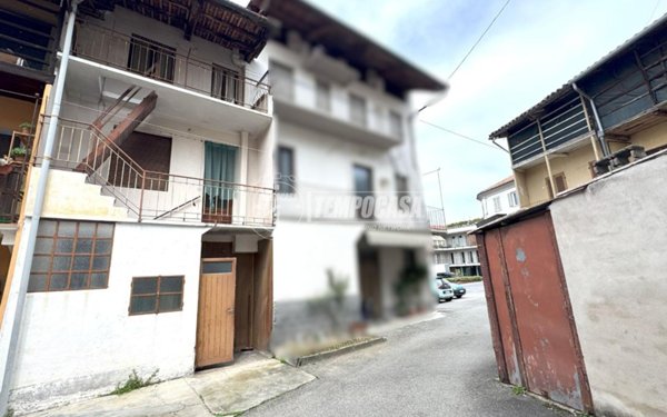 casa indipendente in vendita a Caravino