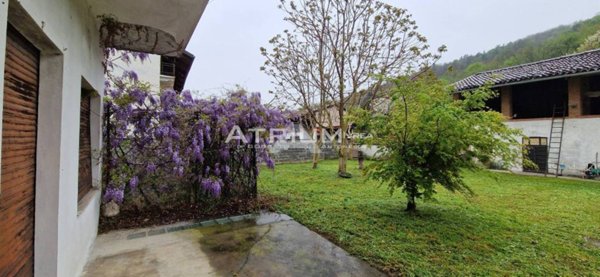 casa indipendente in vendita a Caravino