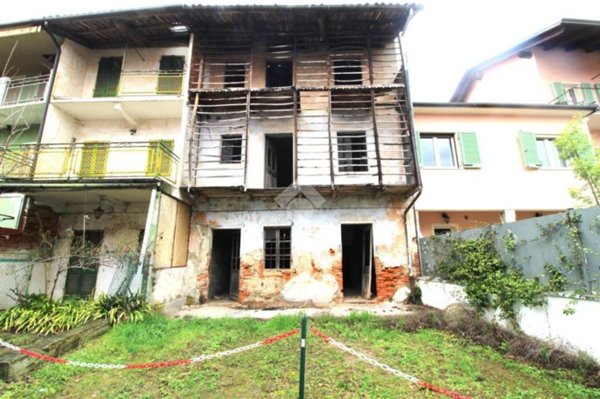 casale in vendita a Caravino in zona Masino