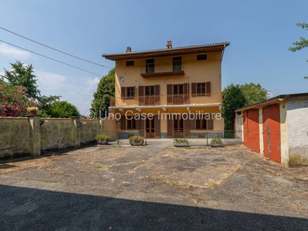 casa indipendente in vendita a Caravino in zona Masino